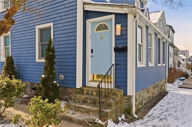 Building Photo - 7 Bacheller St