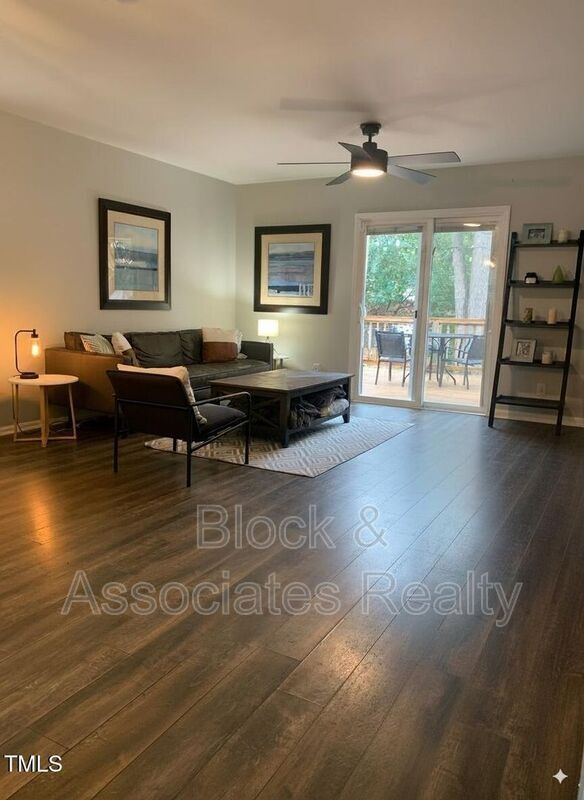 Foto del edificio - 7608 Idolbrook Ln