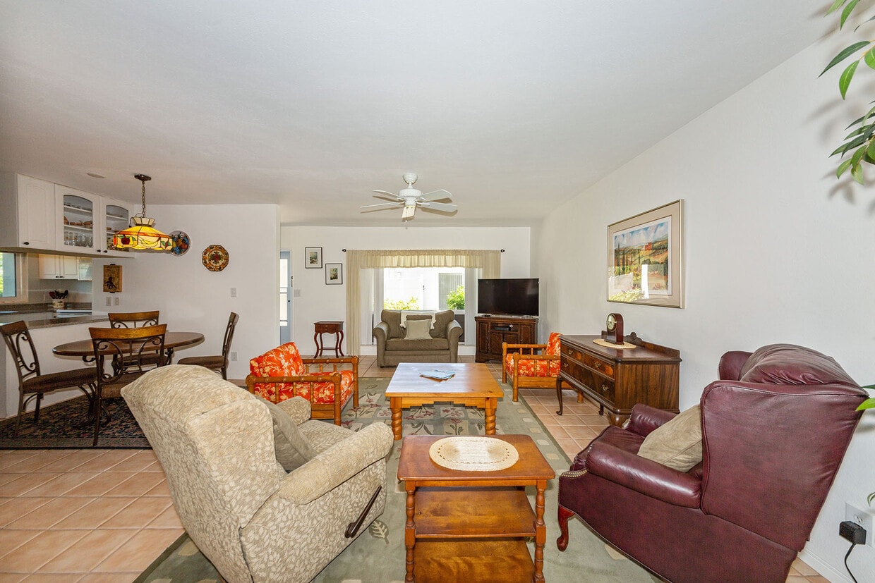 Primary Photo - 1338 Crayton Rd