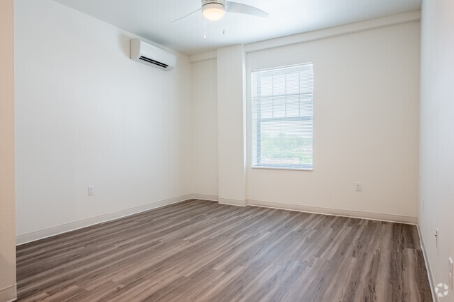 2HAB, 1BA - 795 ft² - Monterey Apartments