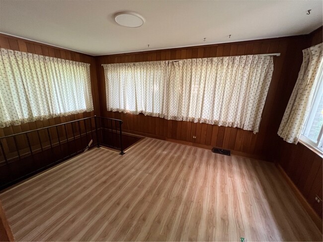 Building Photo - 425 Highland Ave