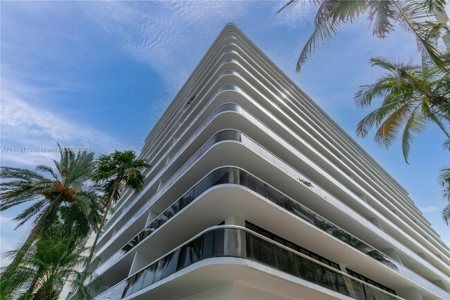 Foto del edificio - 9455 Collins Ave