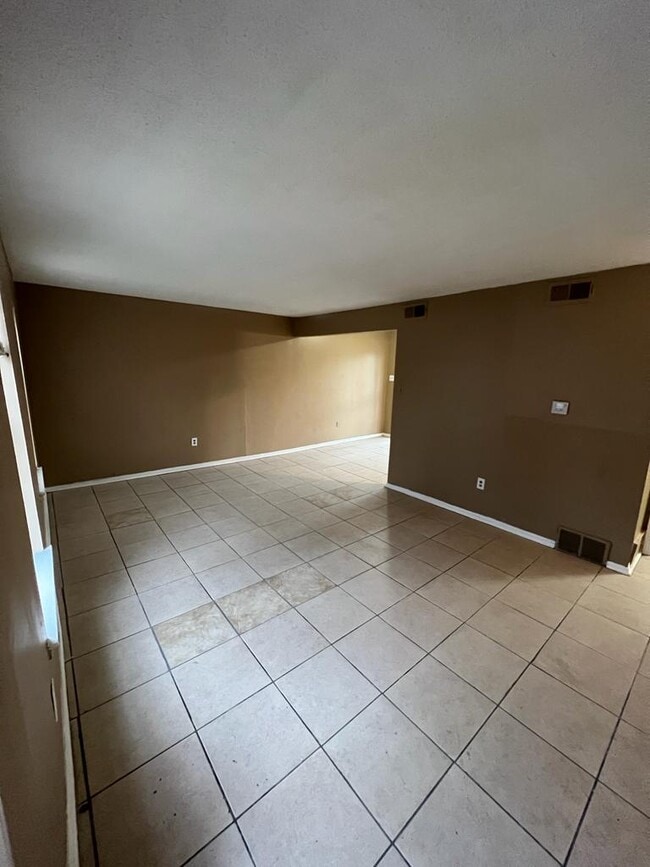 Building Photo - 3073 St Cloud Pl
