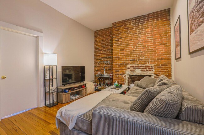 Foto del edificio - 11 Gorham St