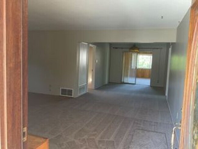 Foto del edificio - 5 bed 2 Bathroom in Riverside