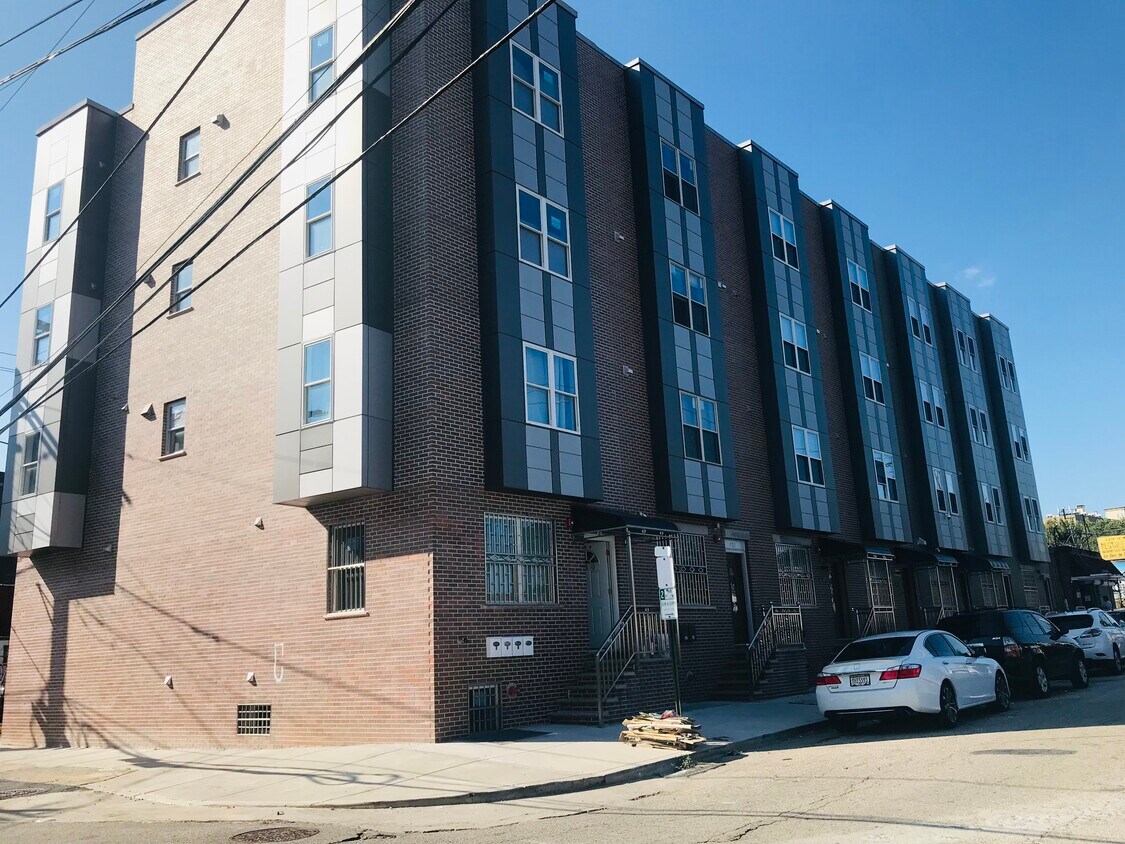 Primary Photo - 430 N 9th St