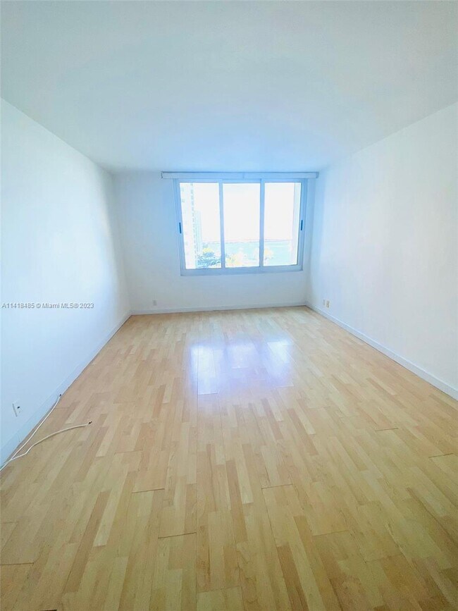 Foto del edificio - 1200 West Ave