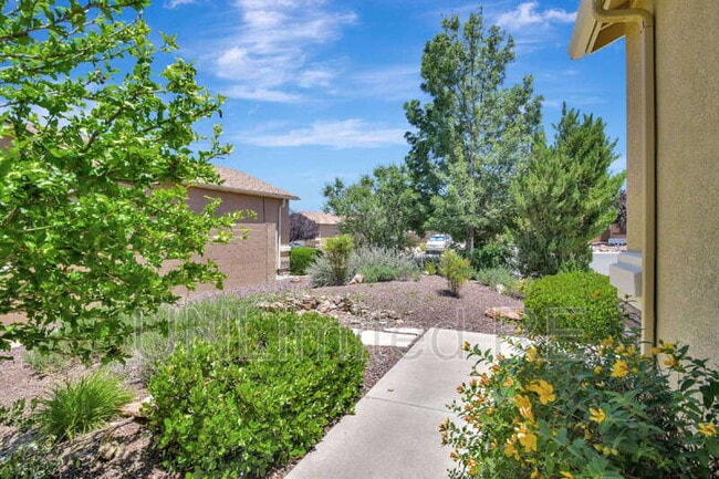 Foto del edificio - 6332 Andover Ln