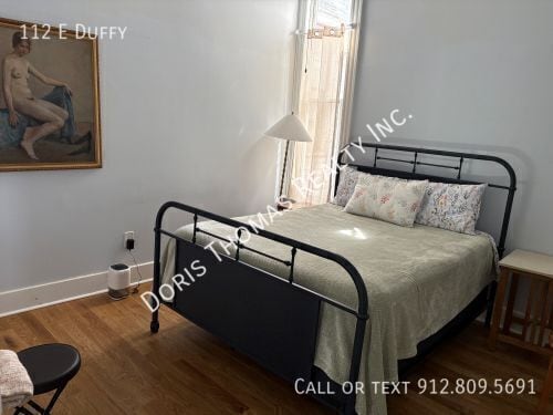 Foto del edificio - 112 E Duffy St