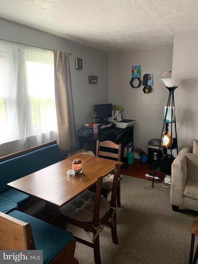 Foto del edificio - 302 E Essex Ave