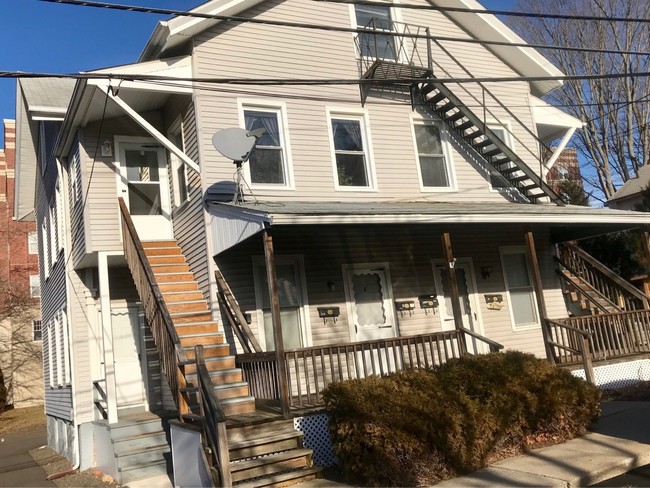 Building Photo - 37 Hillside Ave