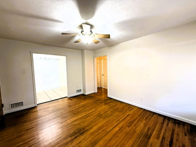 Foto del edificio - 1114 S Waverly St