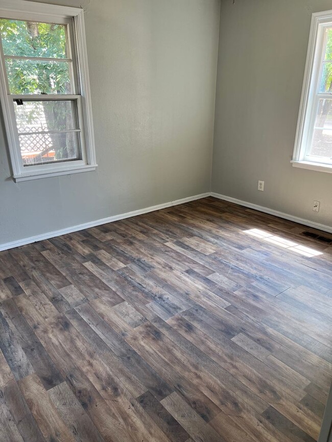 Building Photo - Larger three bedroom home for rent.