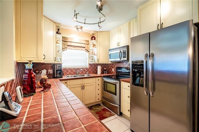 Foto del edificio - 137 Farnham F