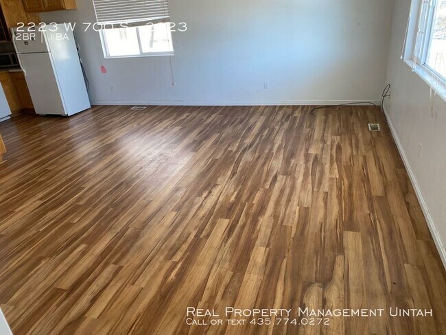 Building Photo - 2 Bedroom 1 Bath Duplex