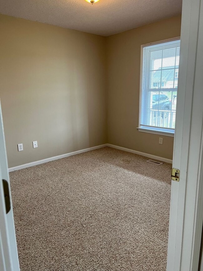 Building Photo - 1184 Landsdown Drive