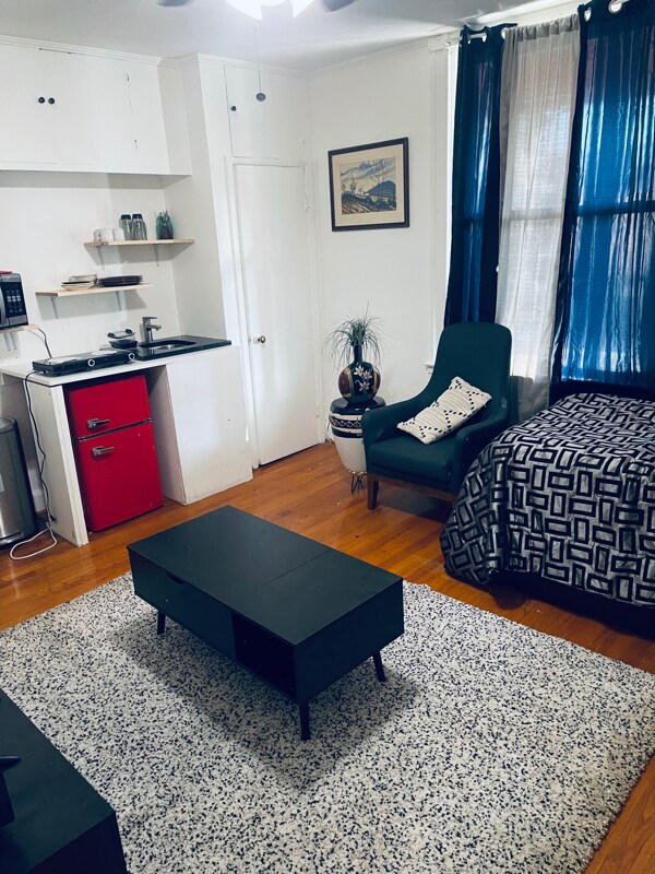 Foto del edificio - 3712 Parkside Dr