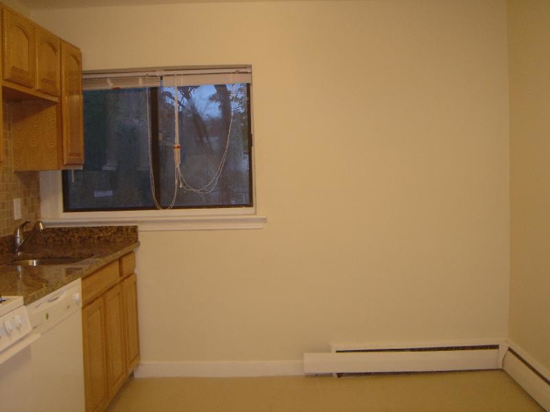 Building Photo - 2 President Terrace