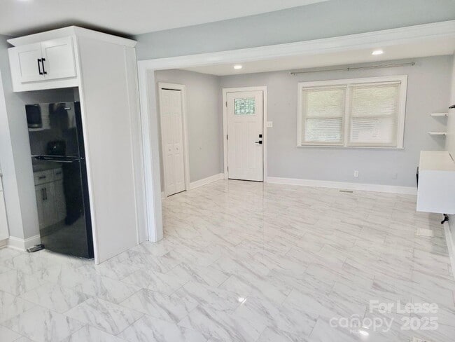 Building Photo - 1531 Longleaf Dr
