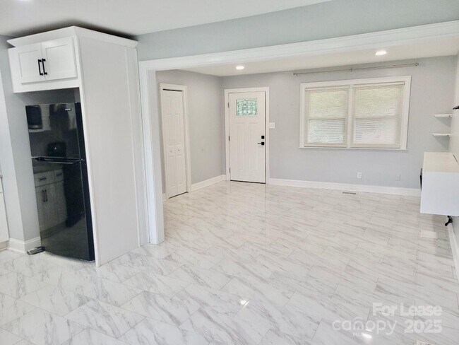 Foto del edificio - 1531 Longleaf Dr