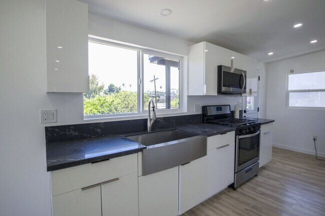 Foto del edificio - 4913 Lynnfield St