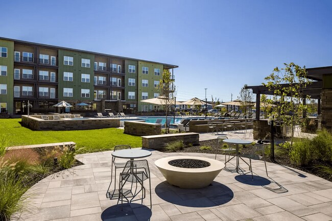 Foto del edificio - Boardwalk at Research Park