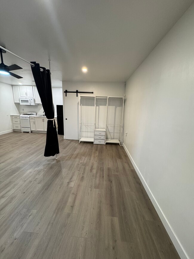 Building Photo - 13477 La Mesa Dr