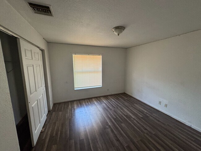 Foto del edificio - 2380 Saranac Ave