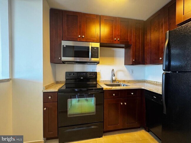 Foto del edificio - 2059 Huntington Ave