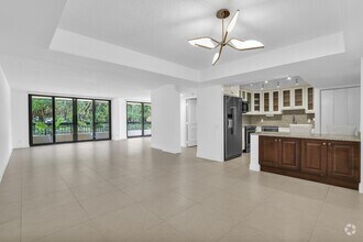 Building Photo - 277 N Ocean Blvd