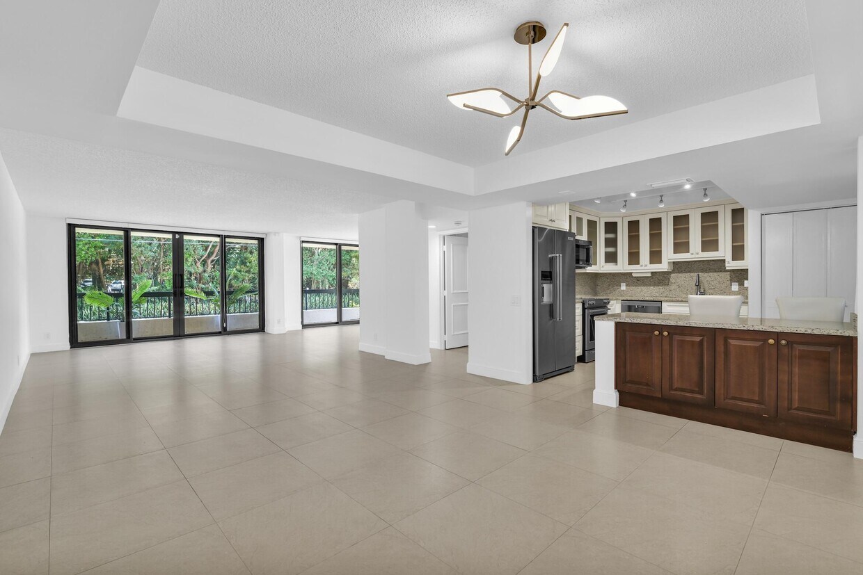 Primary Photo - 277 N Ocean Blvd