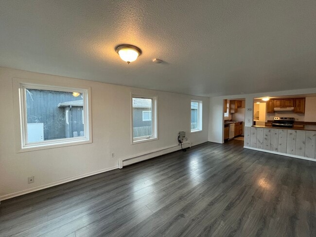 Building Photo - 138 N Klevin St