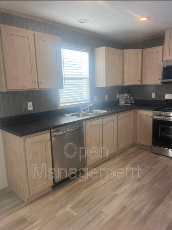 Foto del edificio - 825 1st Ave E