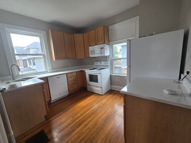 kitchen - 2221 Hudson Ave