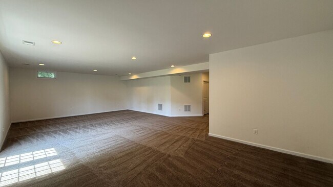 Foto del edificio - Spacious House in Mays Quarter