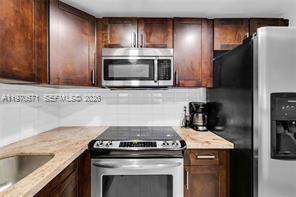 Foto del edificio - 257 S Cypress Rd