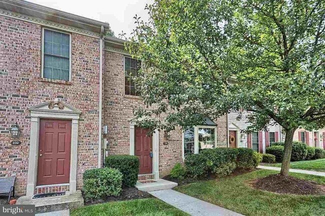 Foto del edificio - 334 Stonehedge Ln