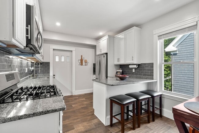 Foto del edificio - 103 Belgrade Ave