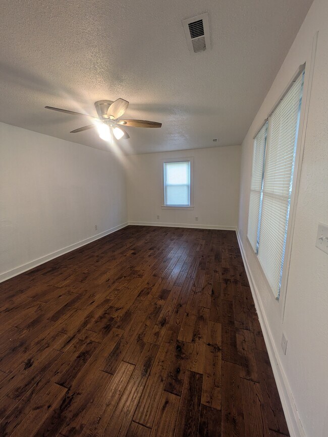 Foto del edificio - 1521 Waterhouse St