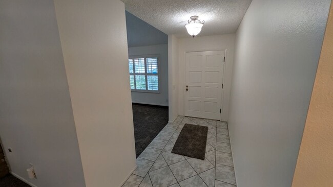 Building Photo - Single-Story home on cul-de-sac in Victori...