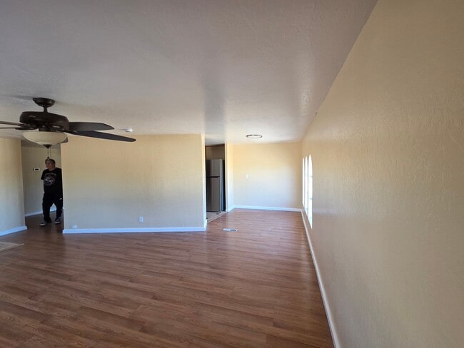 Foto del edificio - Queen Creek 3 bed / 2 bath on just under 5 Acres! No HOA!