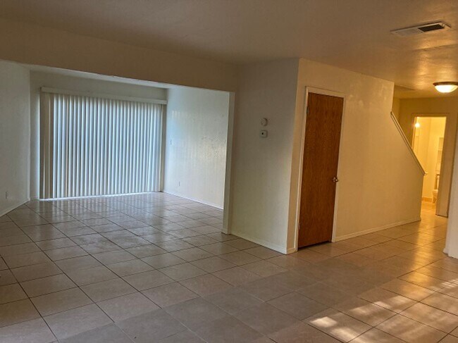 Foto del edificio - 975 Murrieta Blvd