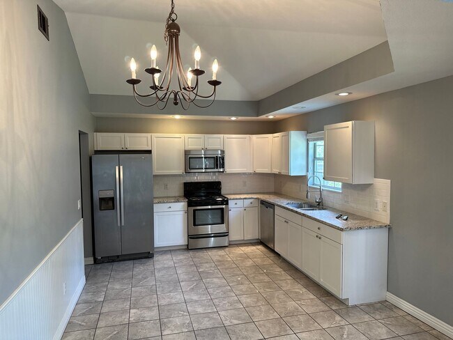 Foto del edificio - Available July 1st! 3-Bedroom, 2-Bathroom Home in Central Springdale