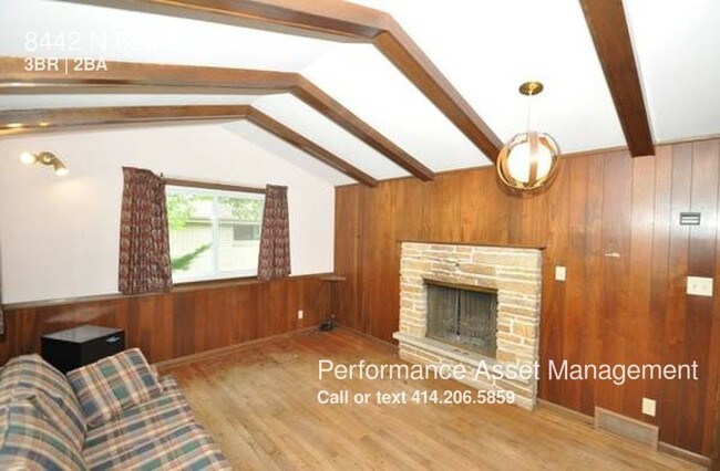 Foto del edificio - 8442 N 62nd St