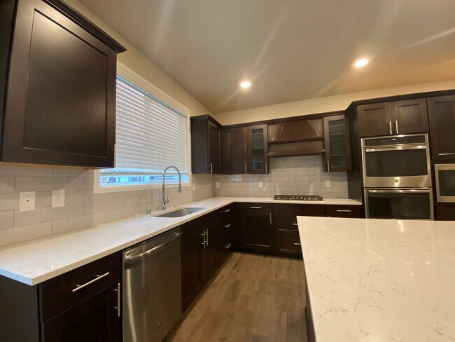 Building Photo - Newly Constructed Home in Federal Way