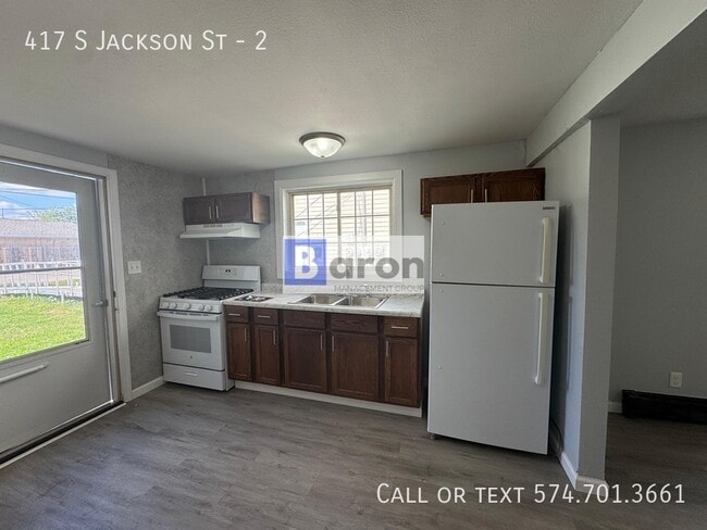Building Photo - 417 S Jackson St