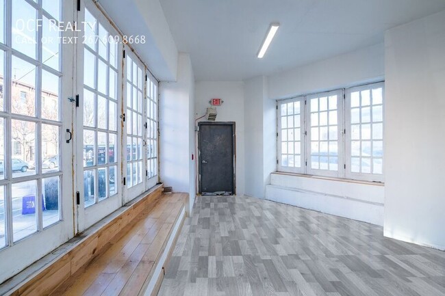 Foto del edificio - 3826 Lancaster Ave