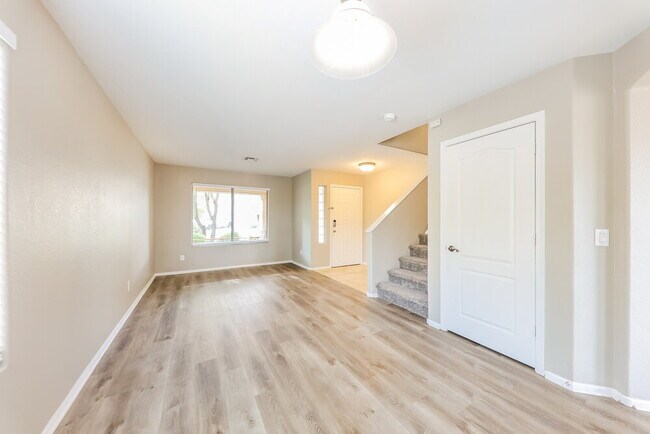 Foto del edificio - 2534 W Blue Sky Dr