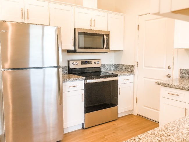 Building Photo - 6020 Peck Ln