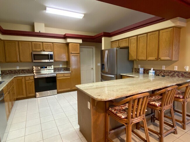 Building Photo - 3 Bedroom - 2 Bath Home